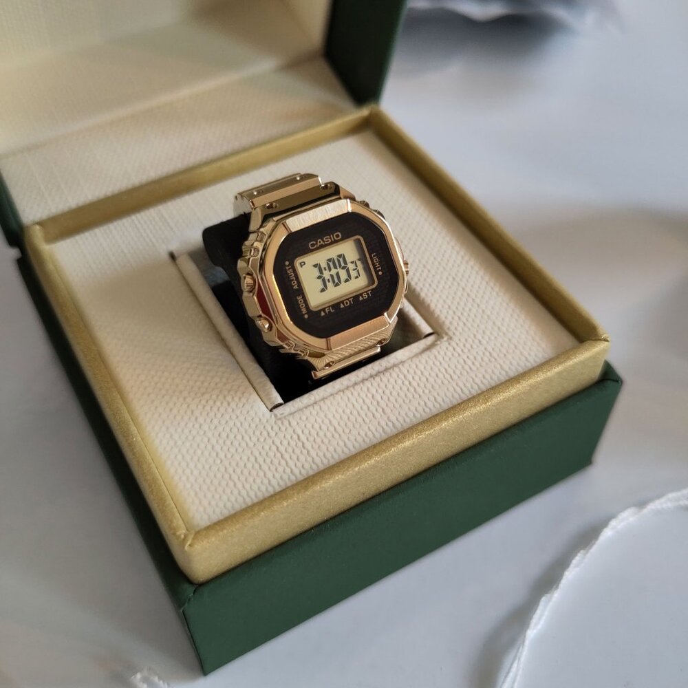 NEW Casio CRW-001G-9 Gold Ring Watch